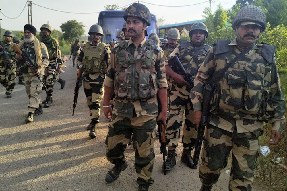 कुलगाम, जम्मू-काश्मीर : ‘ऑपरेशन अखल’चा नववा दिवस, दोन जवान शहीद 