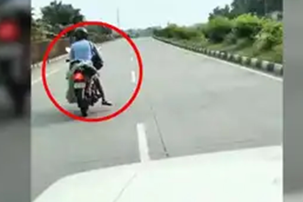 नागपूर-जबलपूर महामार्गावर हृदयद्रावक घटना; पत्नीचा मृतदेह दुचाकीवर बांधून पतीचा प्रवास, माणुसकीवर प्रश्नचिन्ह 