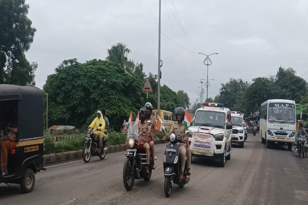 सोलापुरात आरटीओ व मोटर ड्रायव्हिंग असोसिएशनतर्फे 