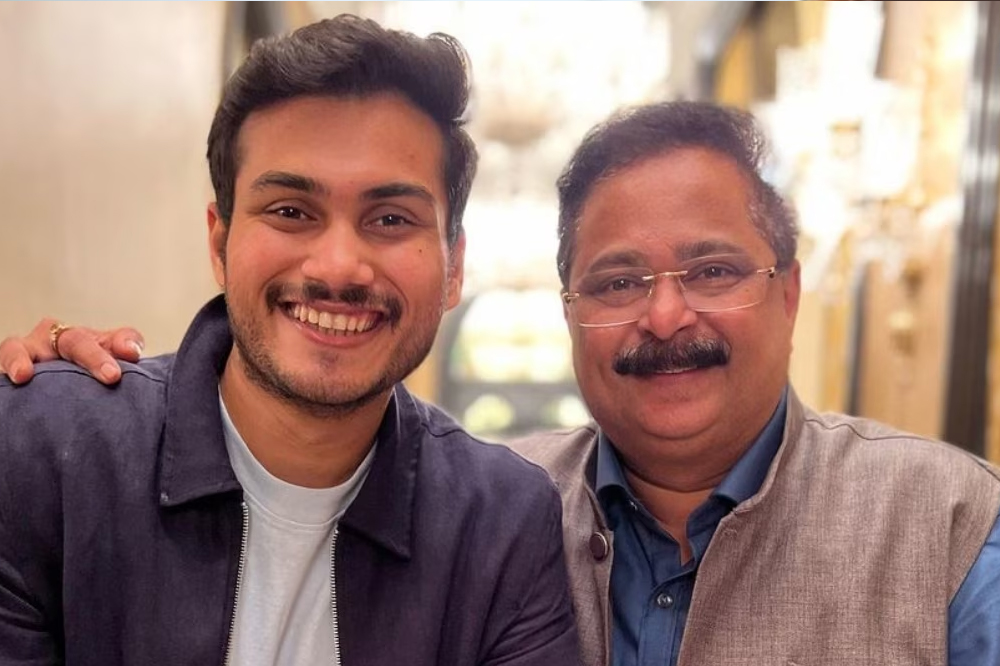 होम मिनिस्टर फेम आदेश बांदेकरांचे घरात लग्नसोहळा; मुलगा सोहम बांदेकरचा अभिनेत्री पूजा बिरारीसोबत विवाह ठरला.