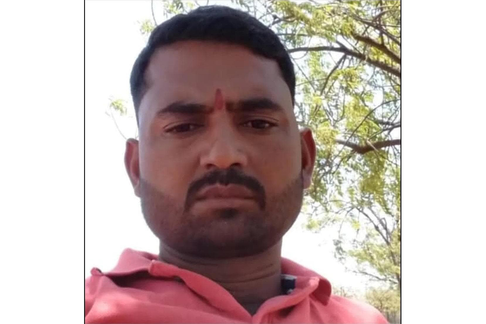 शेटफळ जवळ अज्ञात वाहनाच्या धडकेत तरूणाचा मृत्यू अपघाता नंतर वाहन न थांबता निघून गेले 