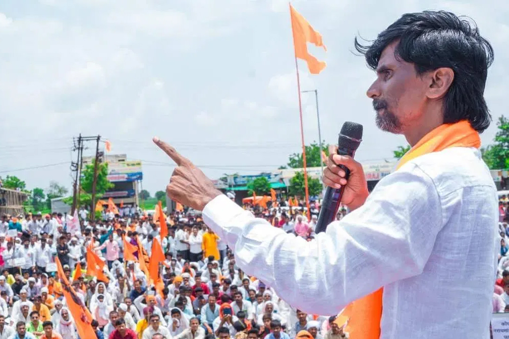 मराठा आरक्षणासाठी मनोज जरांगे-पाटील यांचे आंदोलन मुंबईतील आझाद मैदानावर सुरु 