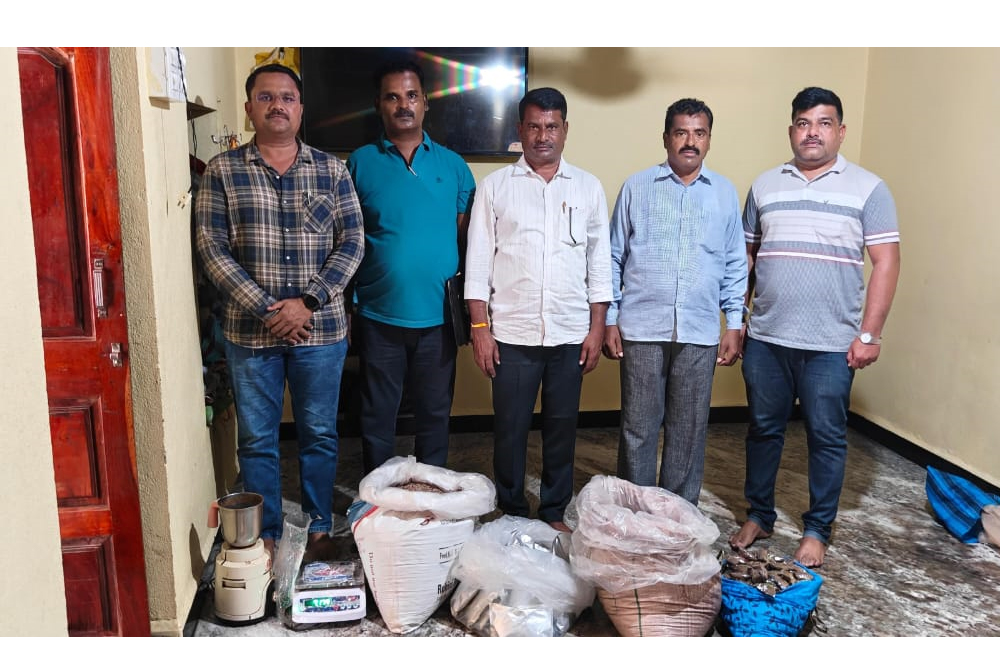 मावा अड्ड्यावर छापा – कच्चा मालसह लाखो रुपयांच्या वस्तू जप्त 