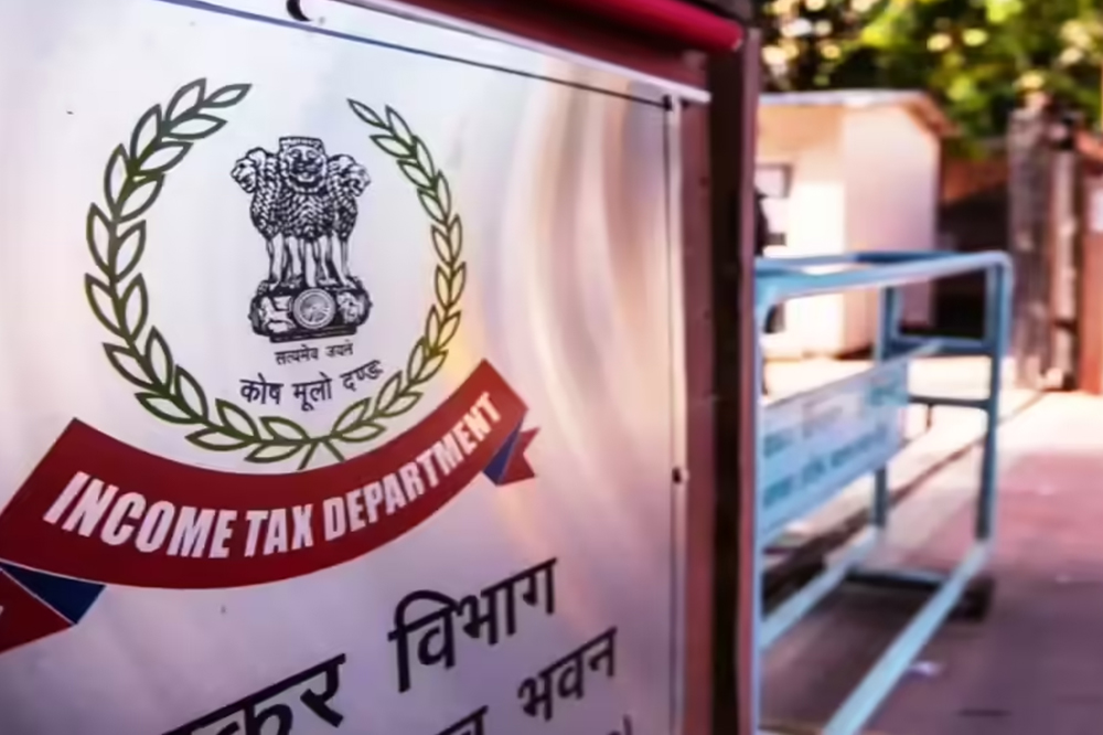 सांगलीत बनावट इनकम टॅक्स अधिकारी बनून डॉक्टरच्या घरात दरोडा; सोन्या-चांदीसह रोख रक्कम लुटली