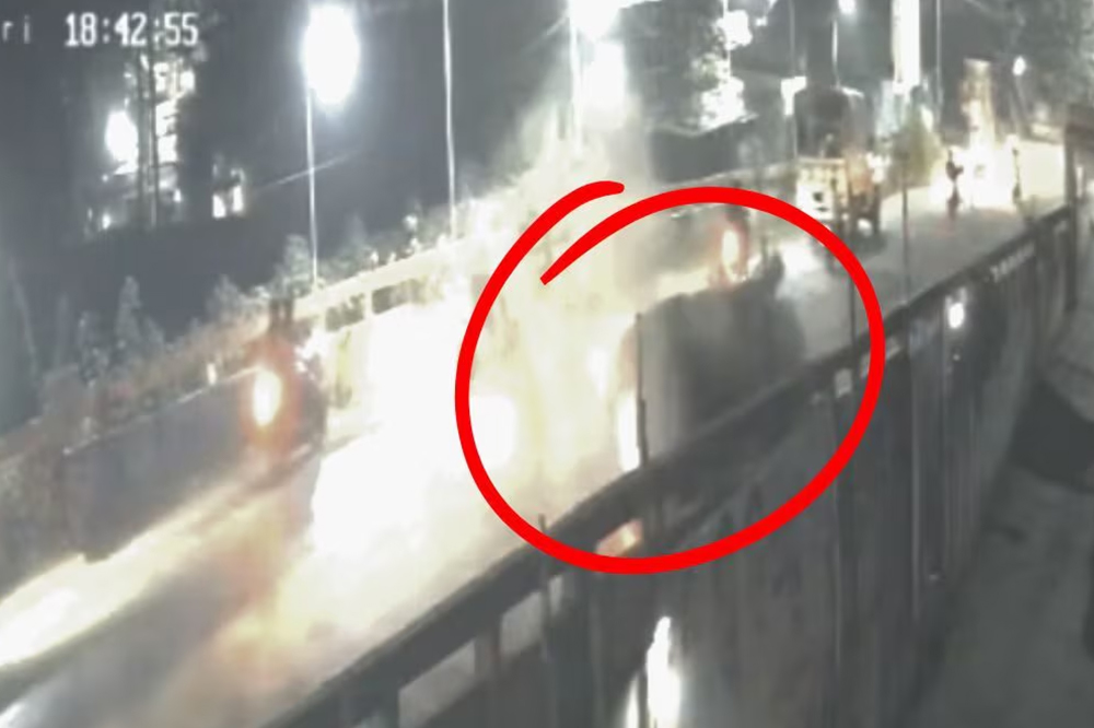 अंबरनाथ उड्डाणपूल भीषण अपघात: कार अनियंत्रित होऊन चौघांचा मृत्यू; शिवसेना उमेदवार किरण चौबे किरकोळ जखमी 