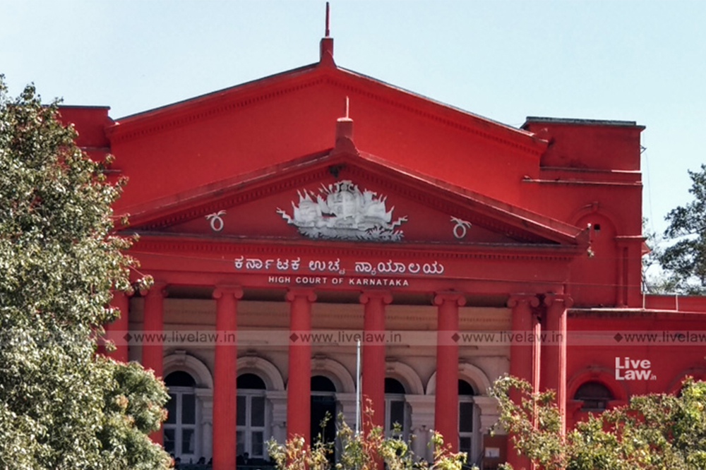 कर्नाटक सरकारचा सरकारी कर्मचाऱ्यांसाठी कडक ड्रेस कोड लागू