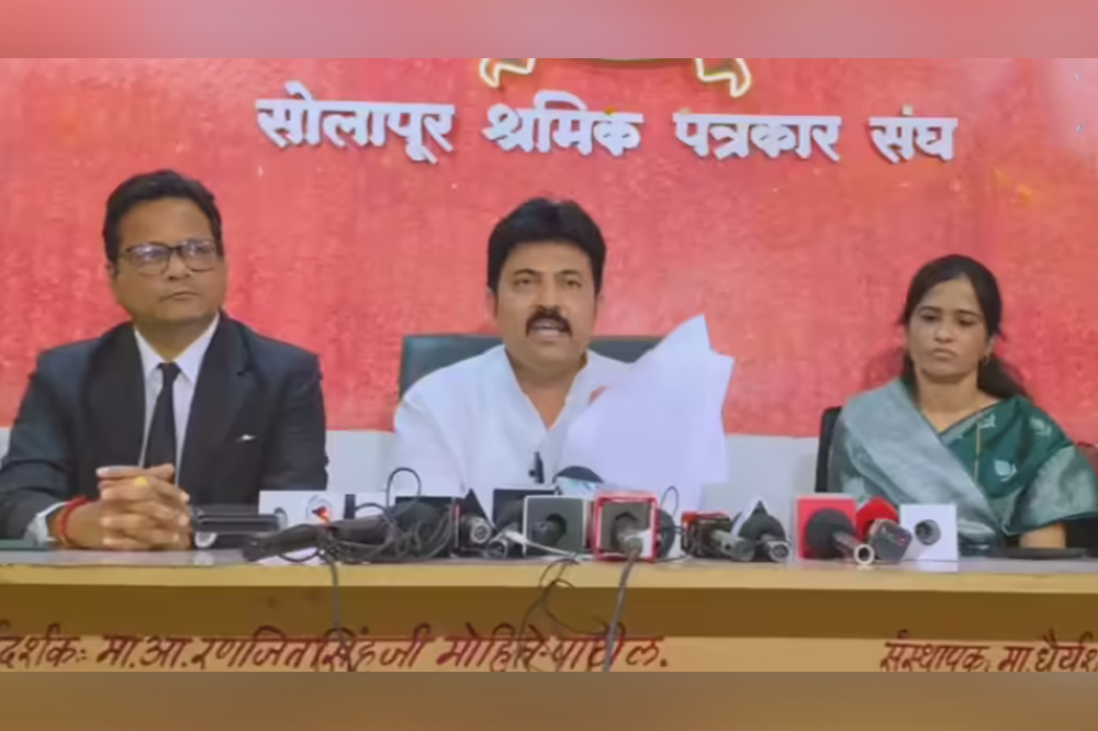 अनगर नगरपंचायत वाद पेटला; नवनियुक्त नगराध्यक्ष प्राजक्ता पाटील यांच्या उमेदवारीविरोधात जिल्हा न्यायालयात याचिका 