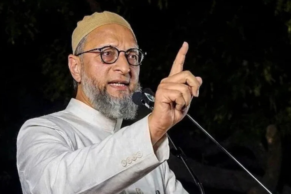 सोलापुरात पाण्यासाठी नागरिकांचे मृत्यू लाजिरवाणे : असदुद्दीन ओवेसी यांचा महापालिका कारभारावर जोरदार हल्ला