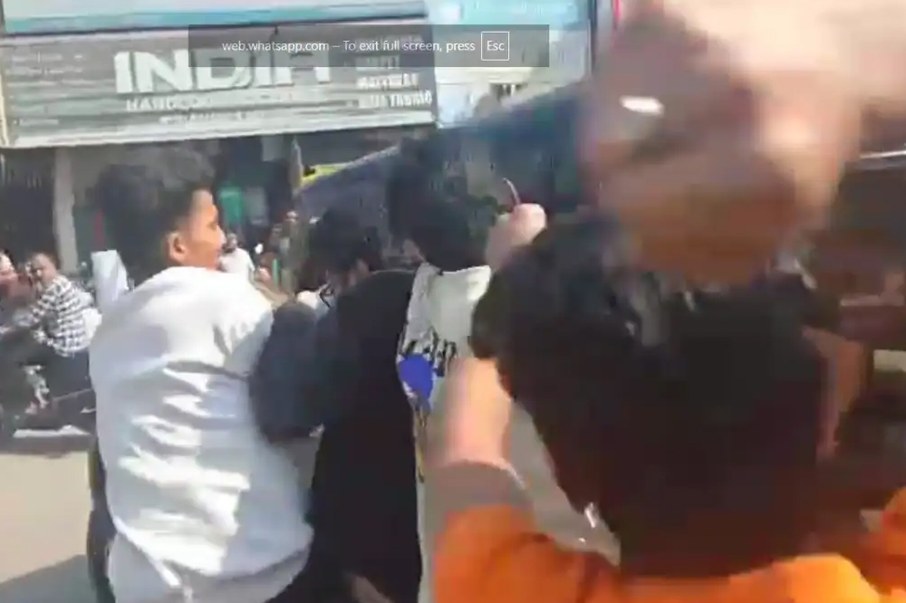 छत्रपती संभाजीनगरमध्ये इम्तियाज जलील यांच्या प्रचार रॅलीवर हल्ल्याचा प्रयत्न; तणावानंतर पोलिसांचा लाठीमार 