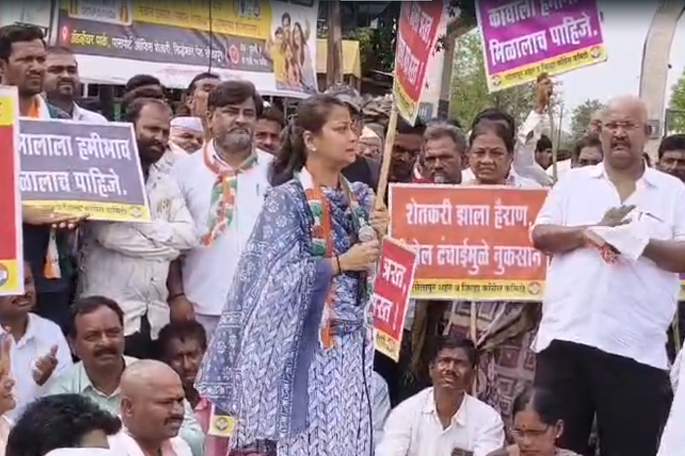 सोलापुरात काँग्रेसचा ‘जनआक्रोश रस्ता रोको’; प्रणिती शिंदे यांच्या नेतृत्वाखाली महामार्ग ठप्प 