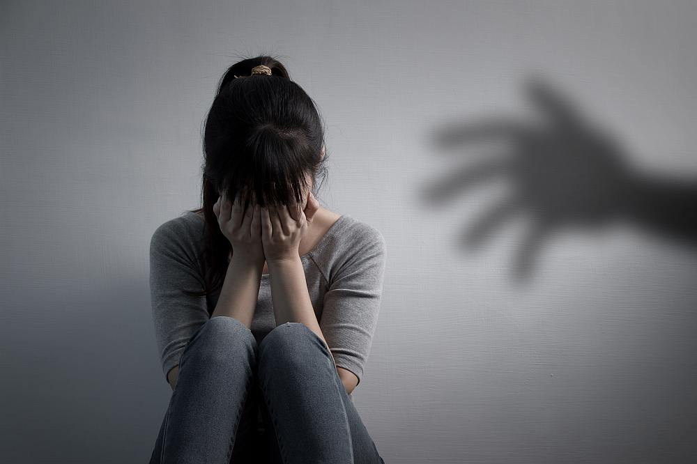 टाकळी हाजी येथे अल्पवयीन मुलीवर अत्याचार; आरोपीसह कुटुंबीयांवर POCSO अंतर्गत गुन्हा 
