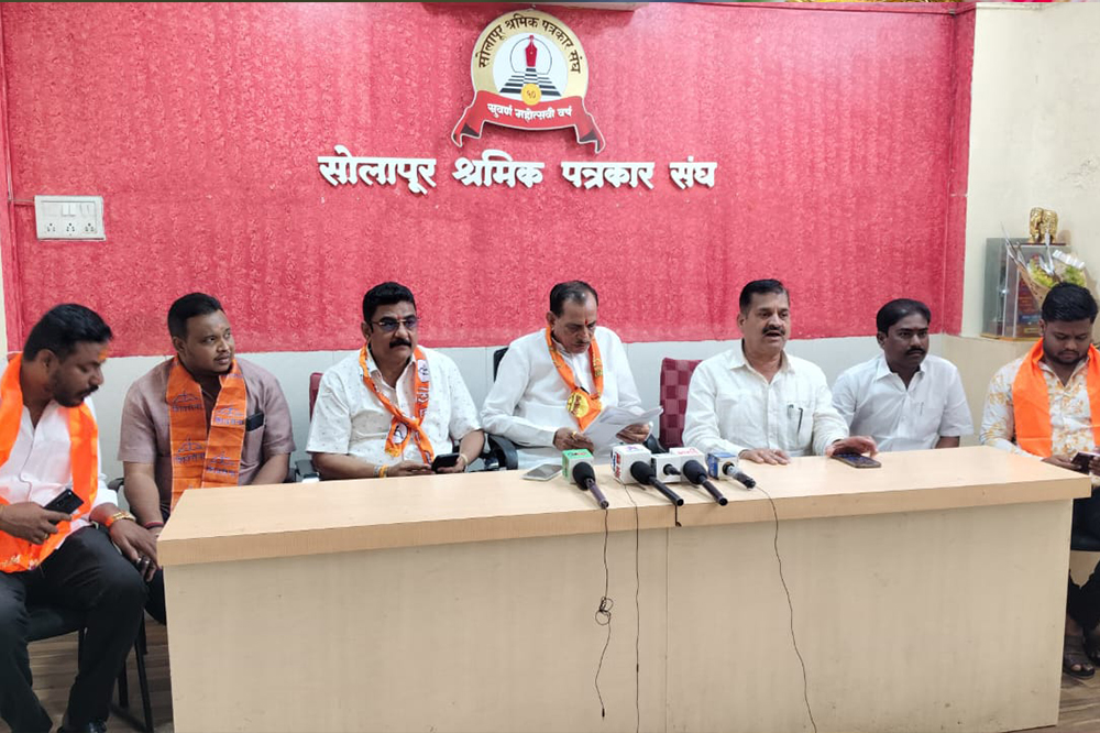 शिवसेनेच्या दिलीप कोल्हे यांच्यासह  अकरा पदाधिकाऱ्यांनी दिला राजीनामा  