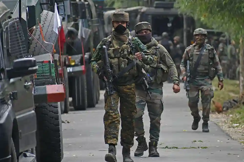 पाकिस्तानचे सैन्य धमकी देतं — "लढा झाला तर विनाशकारी"; लष्करप्रमुख द्विवेदींच्या इशाऱ्यावर कडक प्रत्युत्तर 