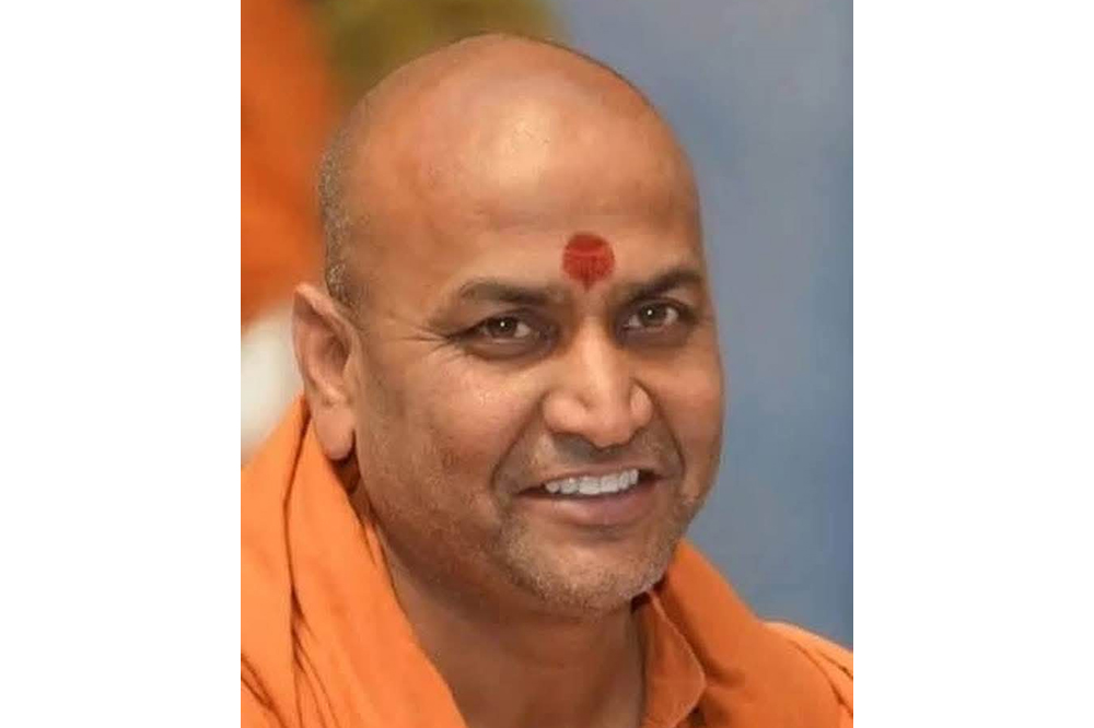 कनेरी स्वामींना विजयपूर जिल्ह्यात प्रवेशास जिल्हा प्रशासनाकडून बंदी            