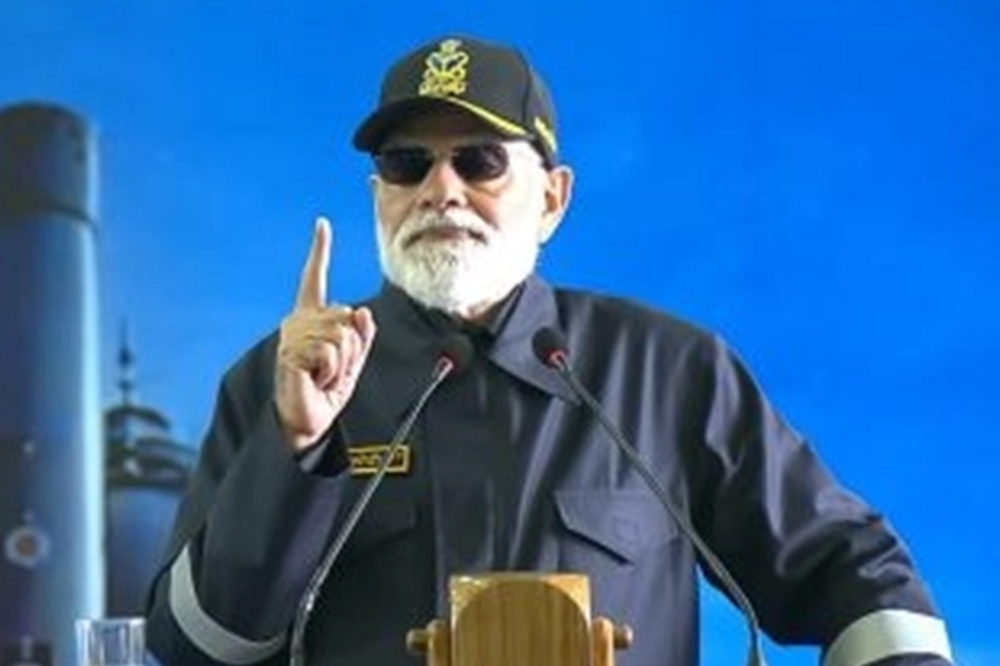 पीएम मोदींनी INS विक्रांतवर सशस्त्र दलांसह दिवाळी साजरी केली; सैनिकांच्या धैर्याचे केले कौतुक