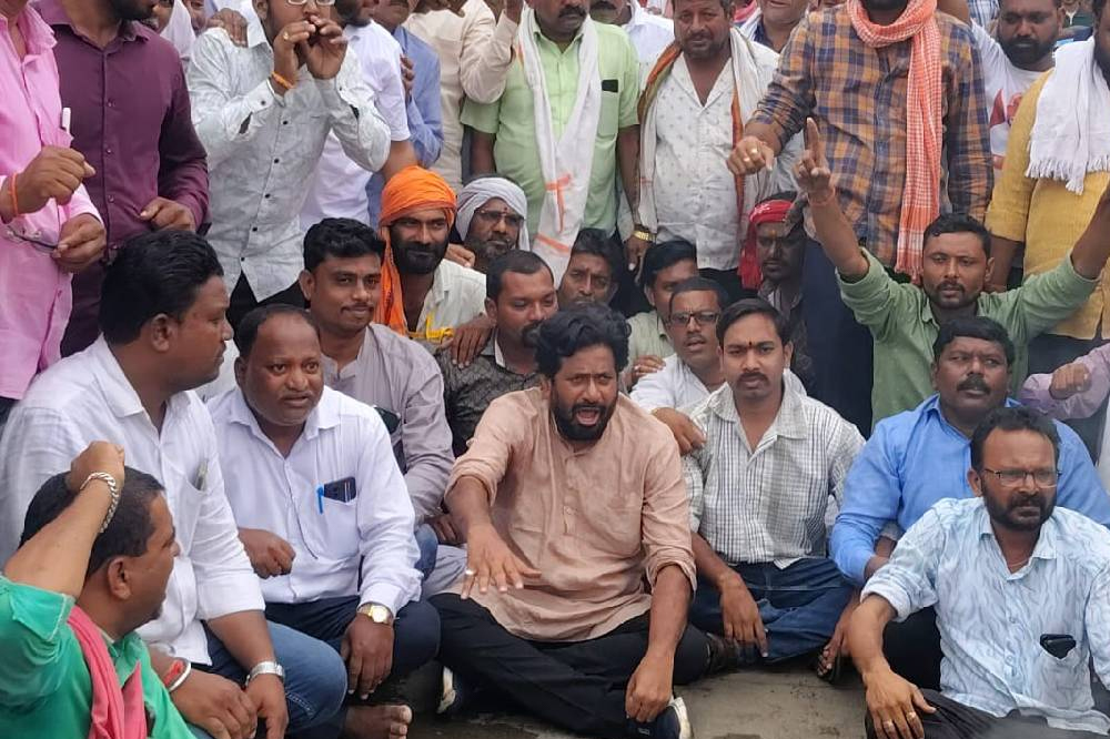 बच्चू कडूंच्या नेतृत्वाखाली शेतकरी कर्जमुक्ती आंदोलन; नागपूरचे प्रमुख महामार्ग ठप्प 