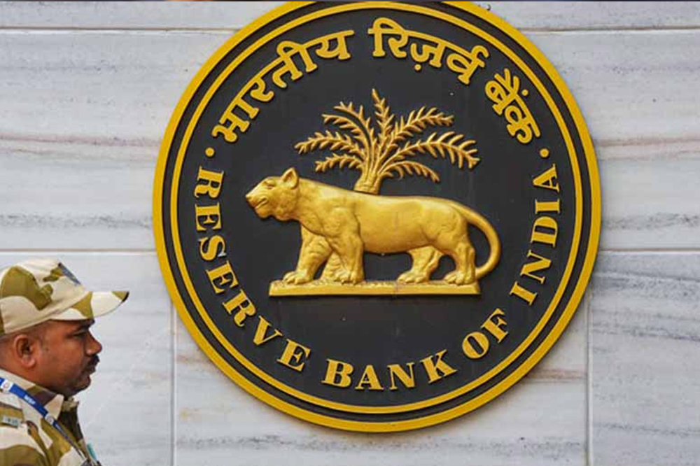 नाशिक जिल्हा महिला विकास सहकारी बँकेवर आरबीआयची कारवाई; सहा महिन्यांसाठी निर्बंध लागू 