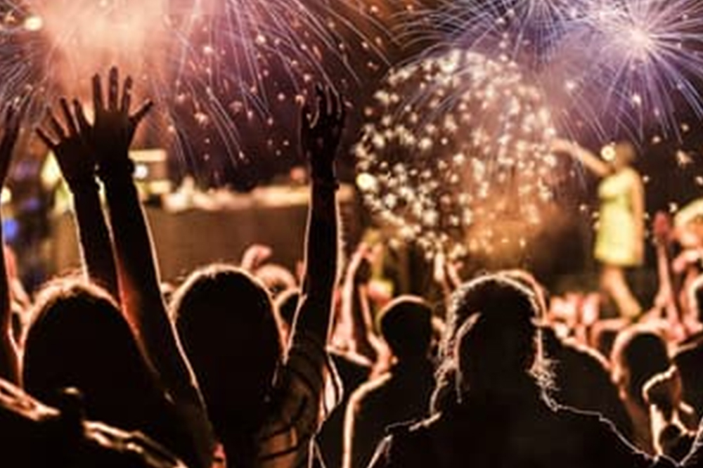 नववर्ष स्वागतासाठी मोठी सवलत; ३१ डिसेंबरला हॉटेल्स व बार पहाटे ५ वाजेपर्यंत सुरू ठेवण्यास परवानगी