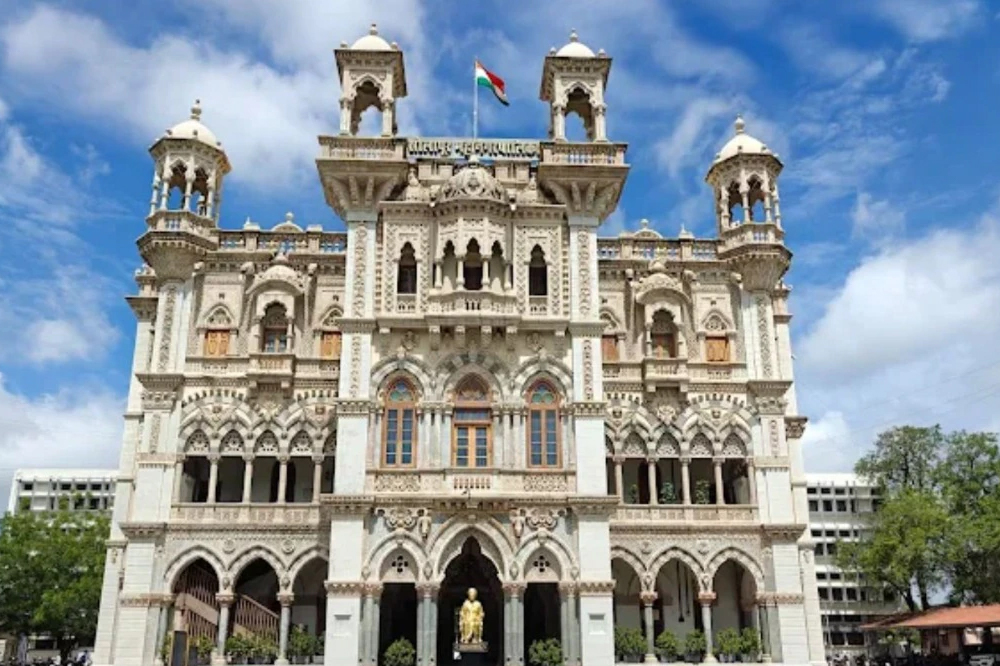 सोलापूर महापालिकेचा कारभार आज ठरणार, १०२ जागांसाठी ५५ टक्के मतदान; सकाळी दहापासून मतमोजणी