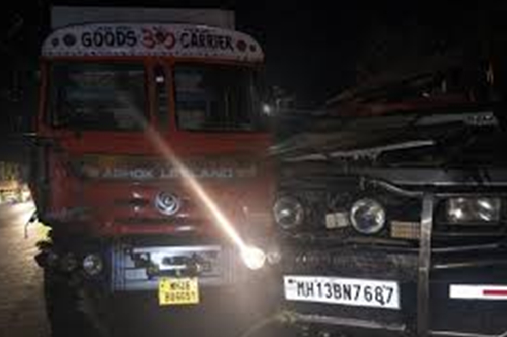 पंढरपूर दर्शनावरून परतीचा प्रवास ठरला अखेरचा: मंगळवेढ्यात भीषण अपघात; लहान मुलासह चार भाविकांचा मृत्यू 