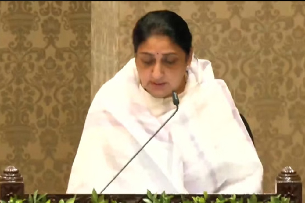 सुनेत्रा पवार झाल्या महाराष्ट्राच्या  पहिल्या महिला उपमुख्यमंत्री  