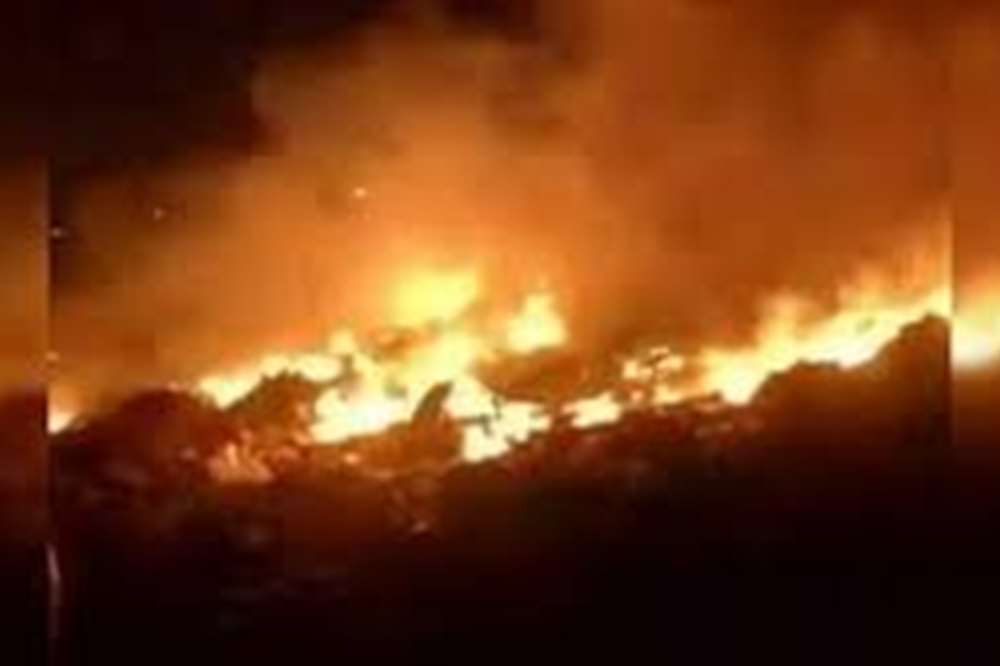 नवी मुंबईतील तुर्भे डंपिंग ग्राउंडला भीषण आग; दाट धुरामुळे नागरिक त्रस्त 