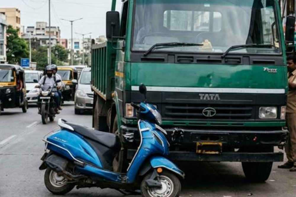 पंढरपूर-कराड रस्त्यावर भीषण अपघात; टिपरच्या धडकेत विद्यार्थिनीचा मृत्यू 