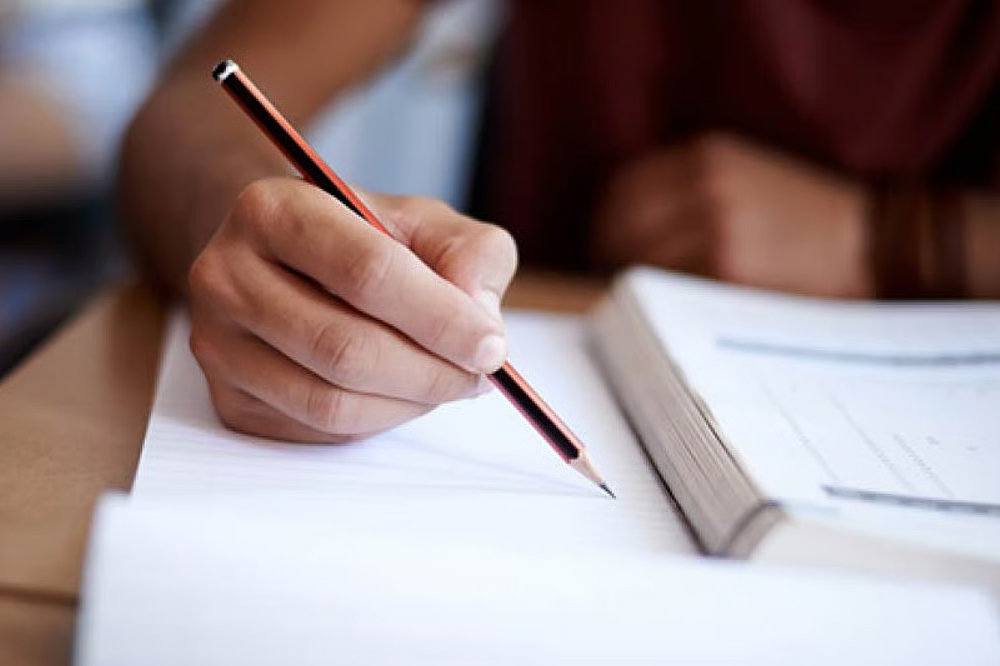 तृतीयपंथी विद्यार्थ्यांसाठी मोठा निर्णय; राज्यातील सार्वजनिक विद्यापीठांत 100% फी माफी 