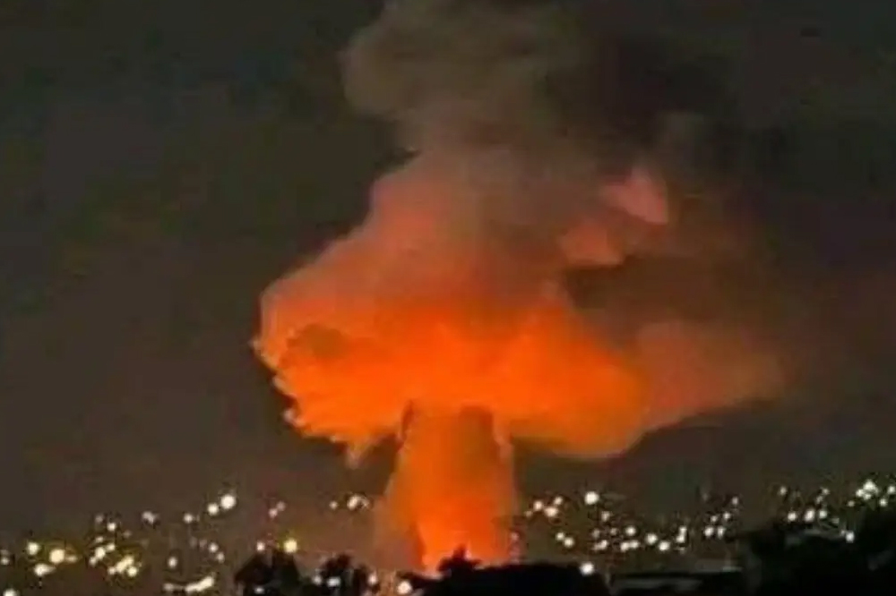 काबूलमध्ये पाकिस्तानी हवाई हल्ल्याचा आरोप; रुग्णालय उद्ध्वस्त, शेकडो मृत 