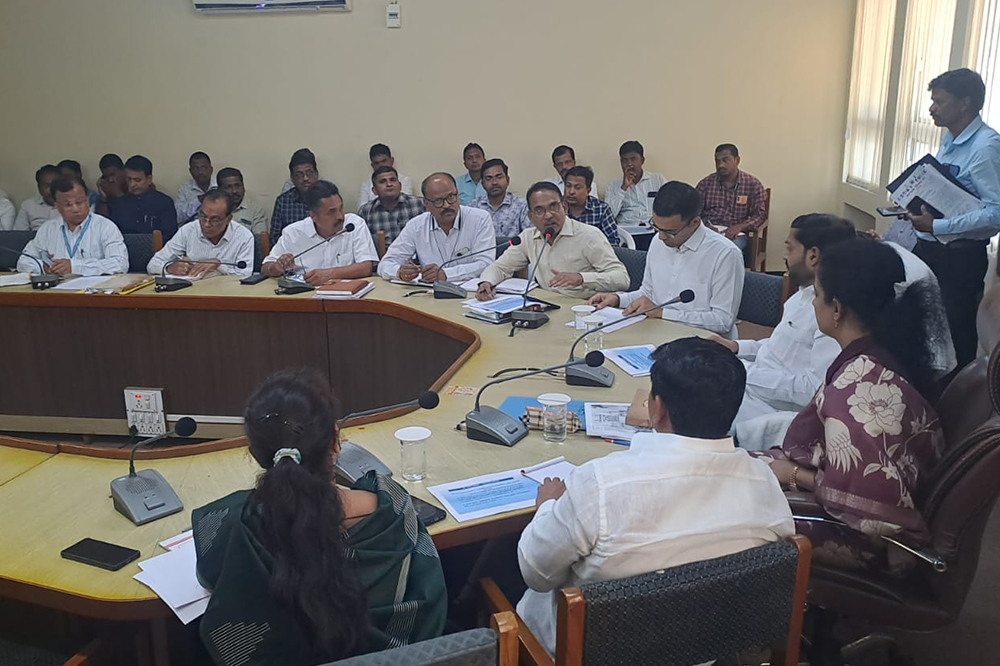 सोलापुरात पाणीपुरवठा सुरळीत करण्यासाठी महापौर कोंड्याल यांचे कडक निर्देश 