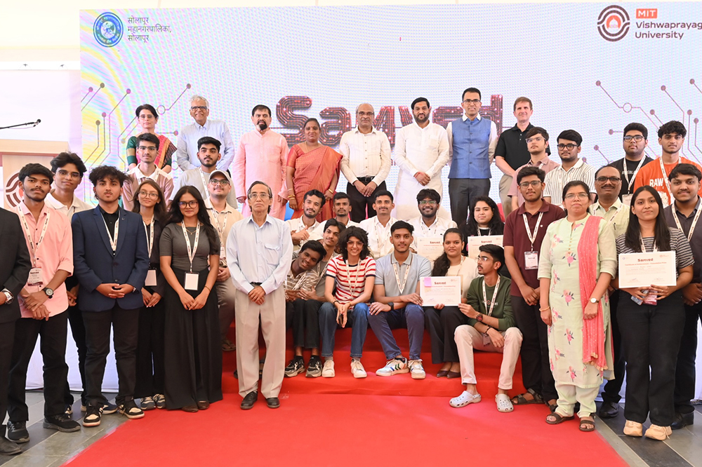 विद्यार्थ्यांच्या संकल्पनांतून सोलापूर शहराच्या विकासाला नवी दिशा : महापौर विनायक कोंडयाल 