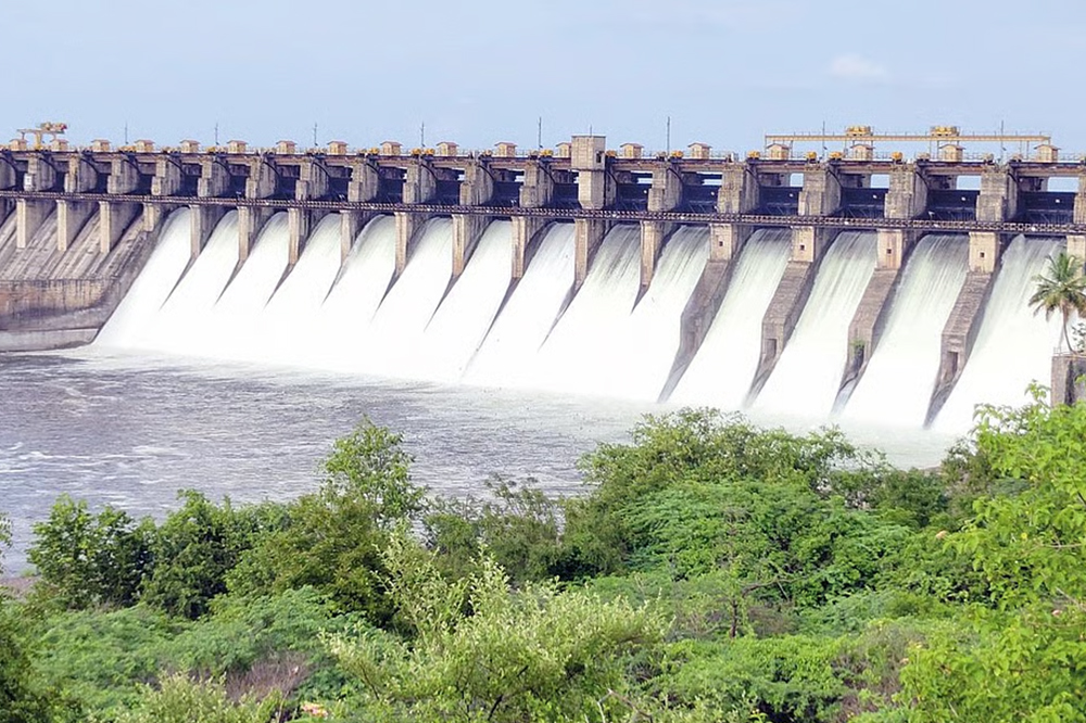 उजनी धरणातून भीमा नदीत उद्यापासून पाणी सोडणार; 7 टीएमसी पाणी राखीव 