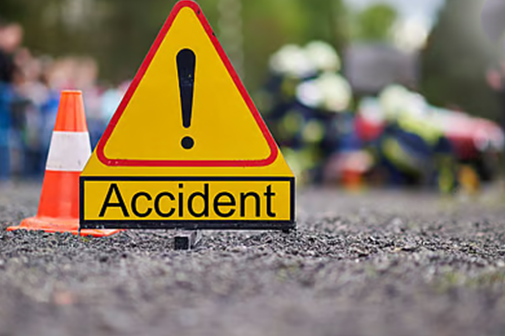 मोबाईलमध्ये गुंग तरुणाचा चौथ्या मजल्यावरून पडून गंभीर अपघात 