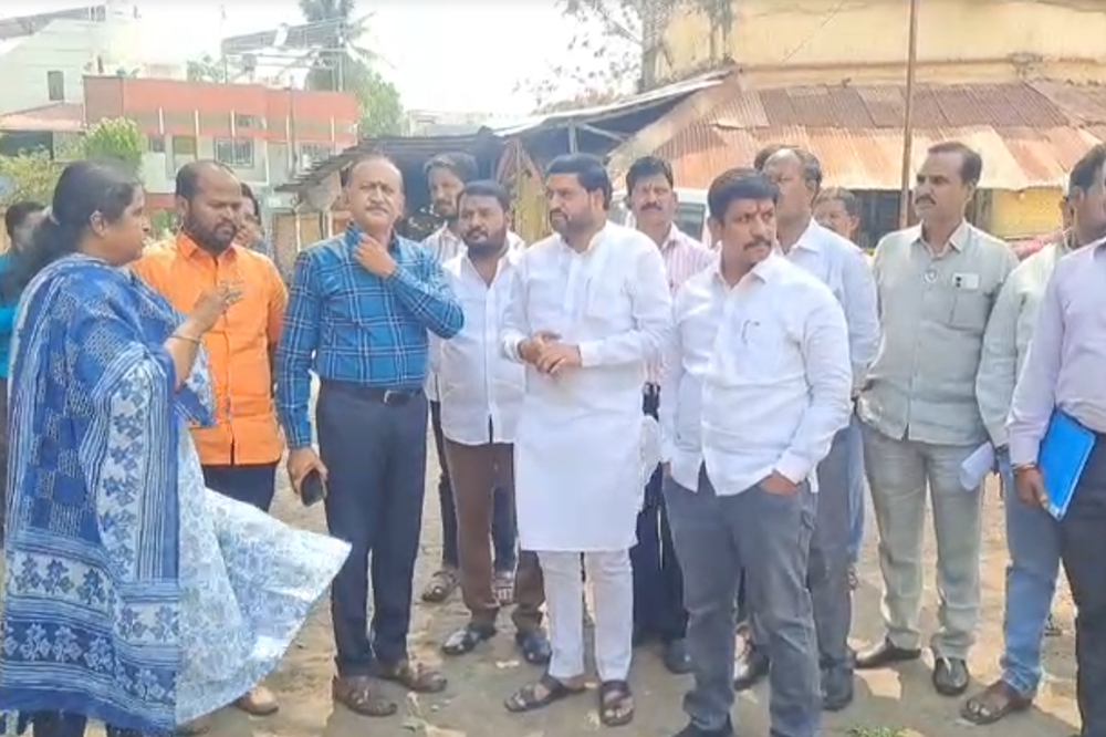 महापालिकेच्या स्टोअरची महापौरांकडून पाहणी; सुरक्षा आणि नोंद व्यवस्थेबाबत कडक सूचना