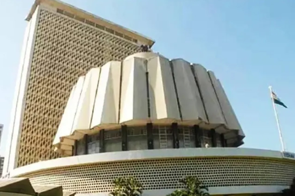 अर्ज दाखल, भेटीगाठी आणि वाढलेली उत्सुकता; विधान परिषद निवडणुकीत नेमकं काय घडतंय? 