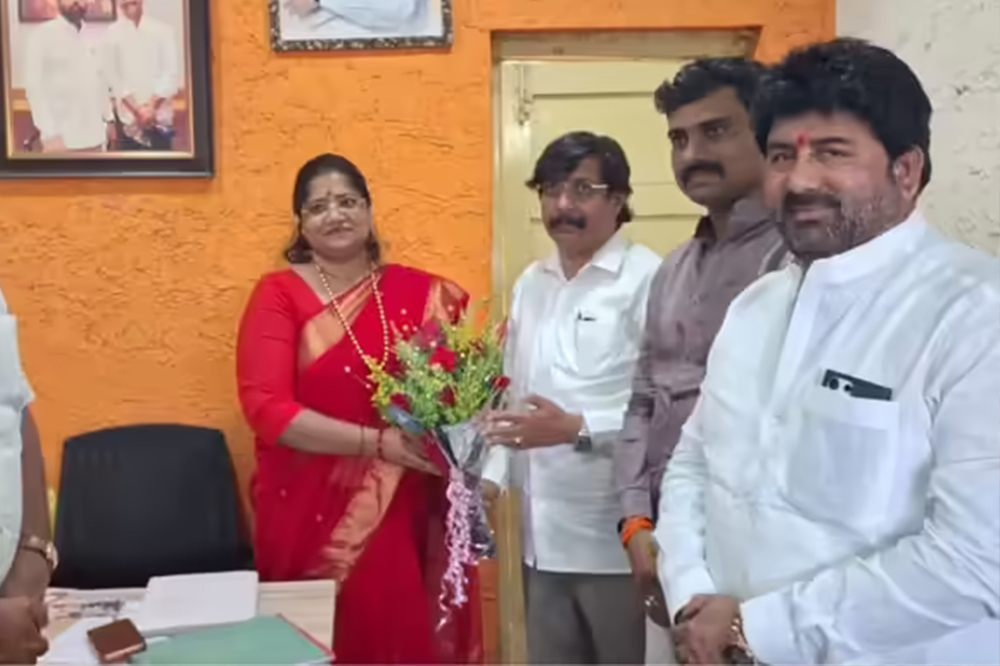 निवडणुकीच्या रणधुमाळीत अनपेक्षित भेट; धैर्यशील मोहिते-पाटीलांच्या हालचालींनी चर्चांना उधाण 