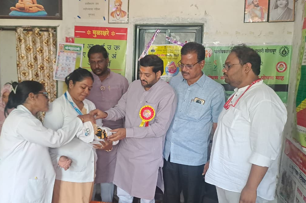 प्रभाग १२ मध्ये पल्स पोलिओ अभियानाला उत्स्फूर्त प्रतिसाद; प्रत्येक बालकाला पोलिओचे दोन थेंब देण्याचे महापौरांचे आवाहन
