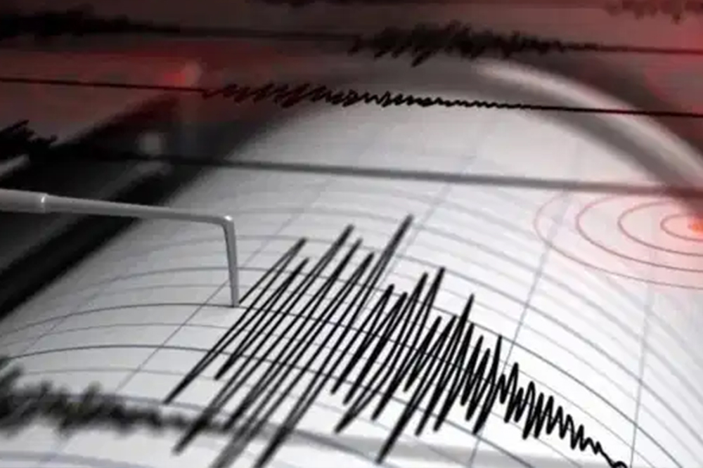 मराठवाड्यात मध्यरात्री भूकंपाचे चार धक्के; हिंगोली, नांदेड आणि परभणीत नागरिकांमध्ये भीतीचे वातावरण 
