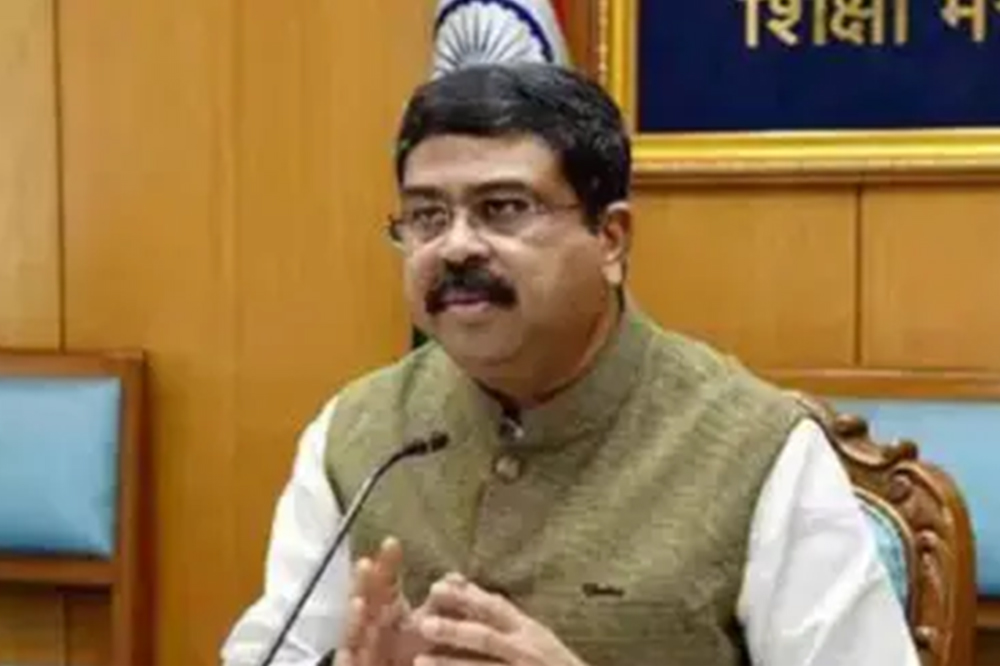 विद्यार्थ्यांसमोर सरकार झुकलं; अखेर शिक्षणमंत्री धर्मेंद्र प्रधान यांचा राजीनामा 