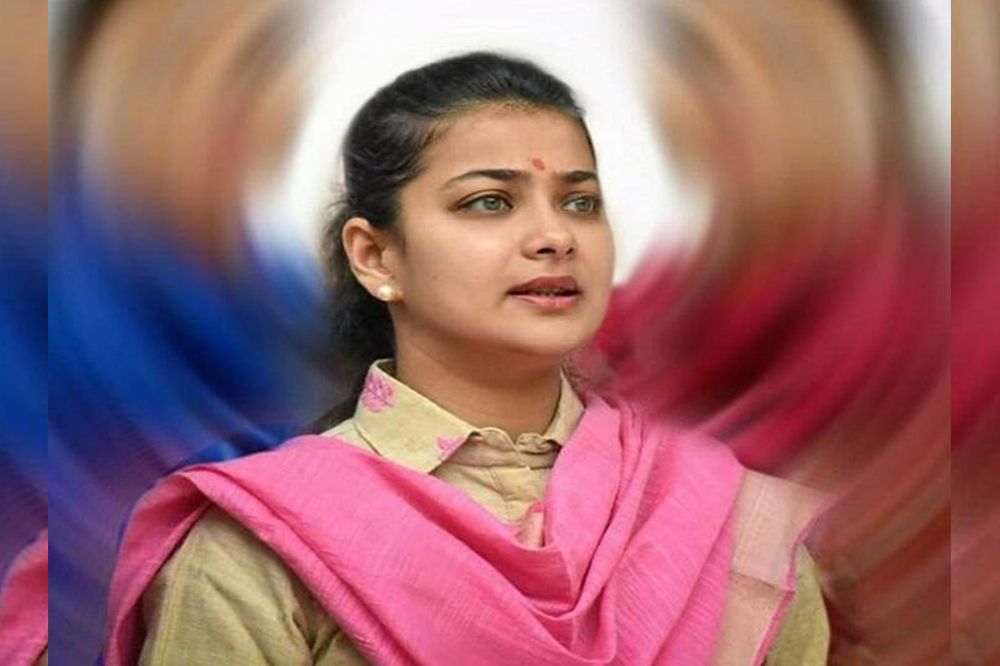 सोलापुरात टायपिंग परीक्षेतील तांत्रिक गोंधळाविरोधात प्रणिती शिंदेंचे आंदोलन; चारही सत्रांच्या परीक्षा रद्द