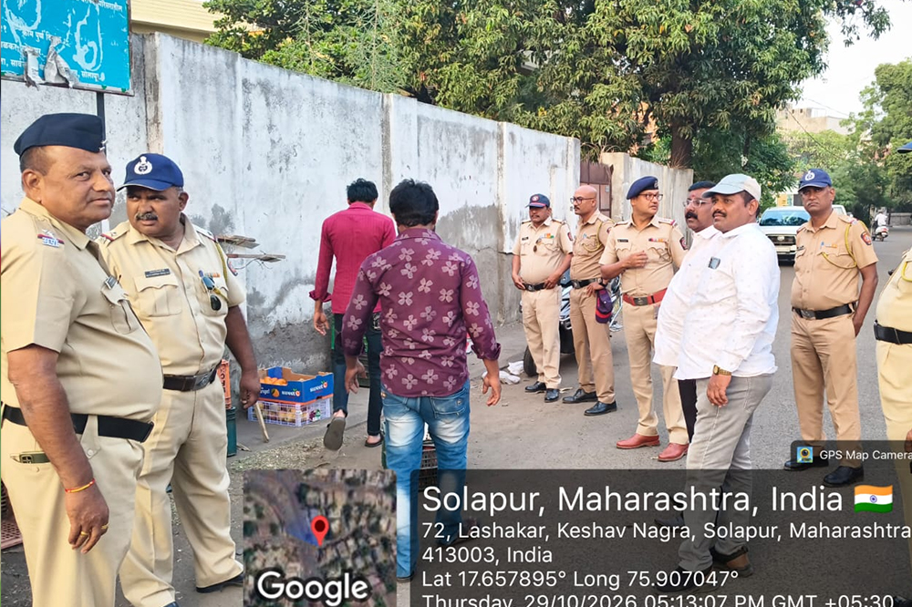 सात रस्ता परिसरात महापालिकेची अतिक्रमणावर धडक कारवाई; हातगाड्यांसह साहित्य जप्त 